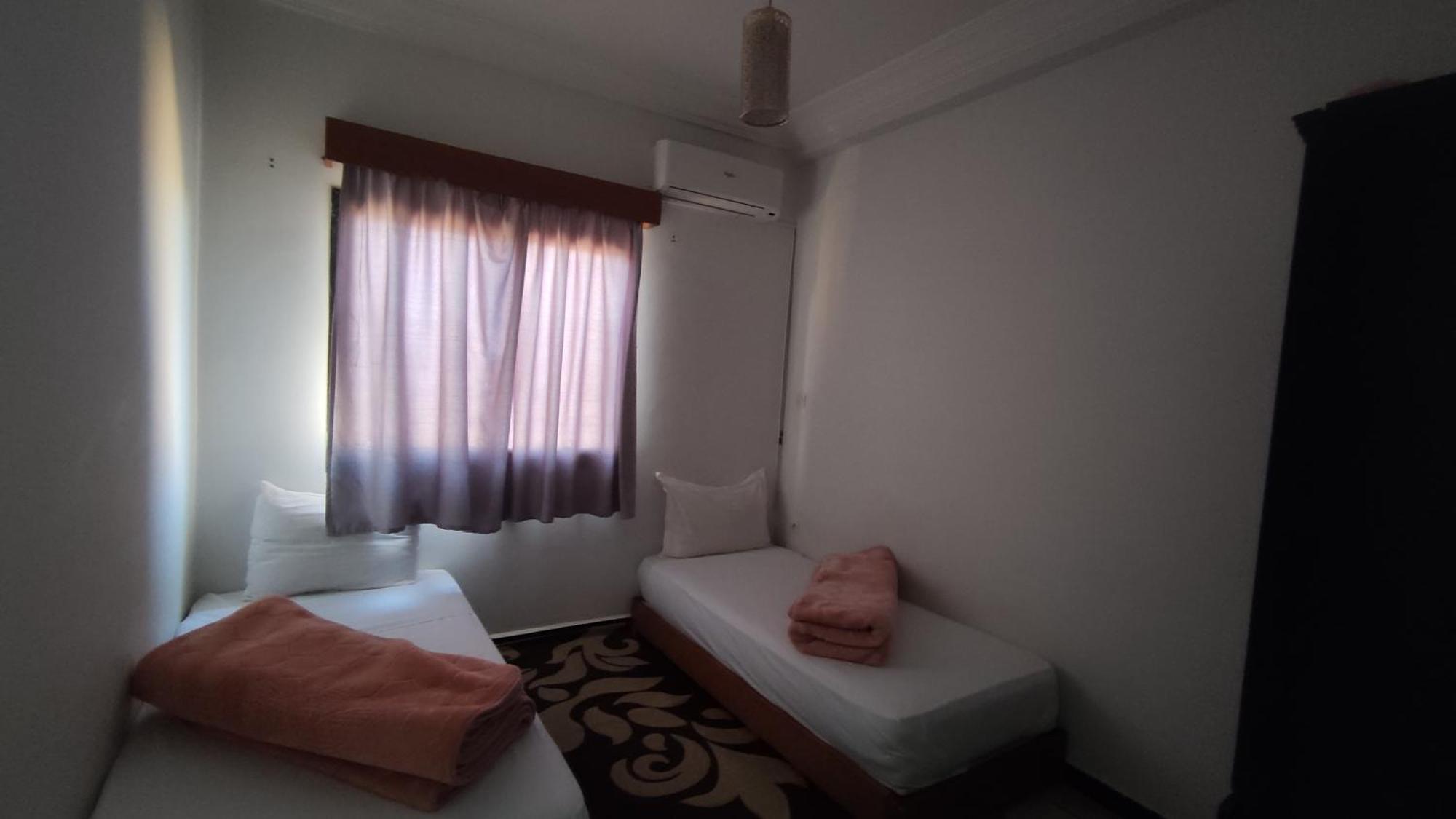 Hostel Afgo Rooftop Варзазат Екстер'єр фото